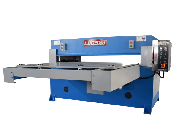 塑料圍裙和防護(hù)服裁斷機(jī)/精密液壓四柱平面裁斷機(jī) 塑料圍裙和防護(hù)服裁斷機(jī)/精密液壓四柱平面裁斷機(jī)